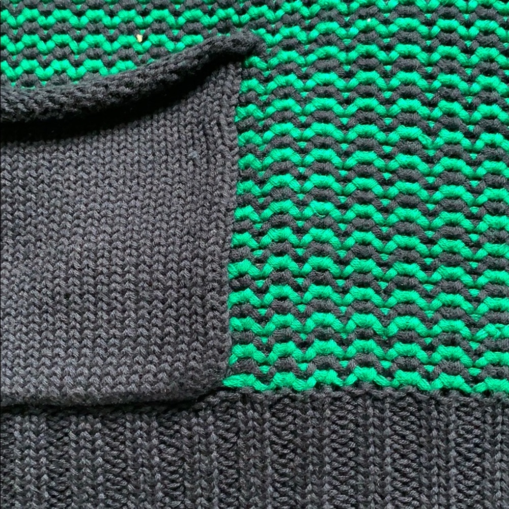 Evolution by Cyrus sweater - Picture 6 of 7